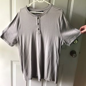X-Large mens gray casual short sleeve with buttons